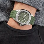 Replica Patek Philippe Aquanaut Luce 5267/200A-011 'Ladies' Stainless Steel Green Dial Diamond Bezel - Image 4