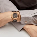 Replica Patek Philippe Nautilus 5712R-001 Moon Phases Rose Gold - Image 2